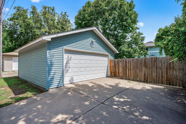 2505 Dupont Avenue N, Minneapolis, MN 55411