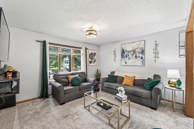 2505 Dupont Avenue N, Minneapolis, MN 55411