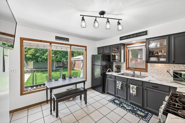 2505 Dupont Avenue N, Minneapolis, MN 55411