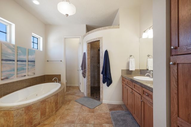 1601 Western Hills Drive SE, Rio Rancho, NM 87124