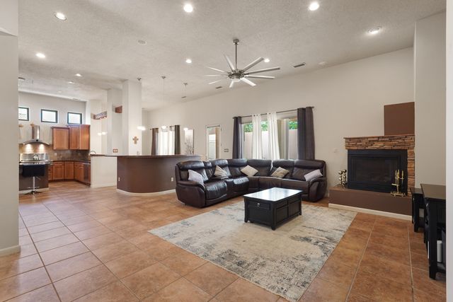 1601 Western Hills Drive SE, Rio Rancho, NM 87124