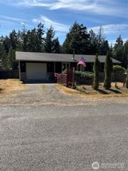 571 E Olde Lyme Road, Shelton, WA 98584