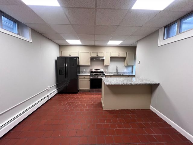 132 Bennington St 1R, Boston, MA 02128