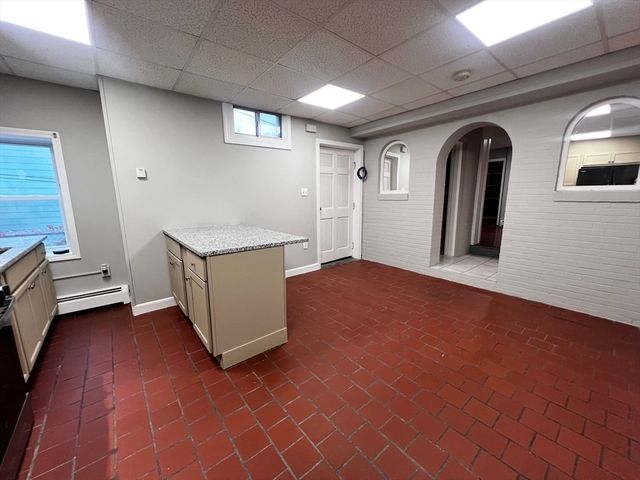 132 Bennington St 1R, Boston, MA 02128