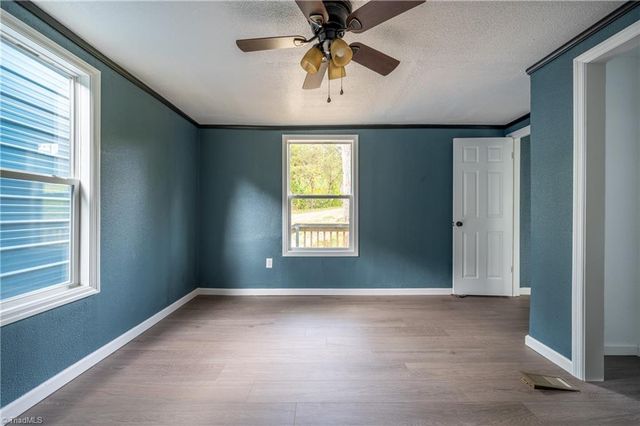 157 Cedar Point Drive, Mount Airy, NC 27030