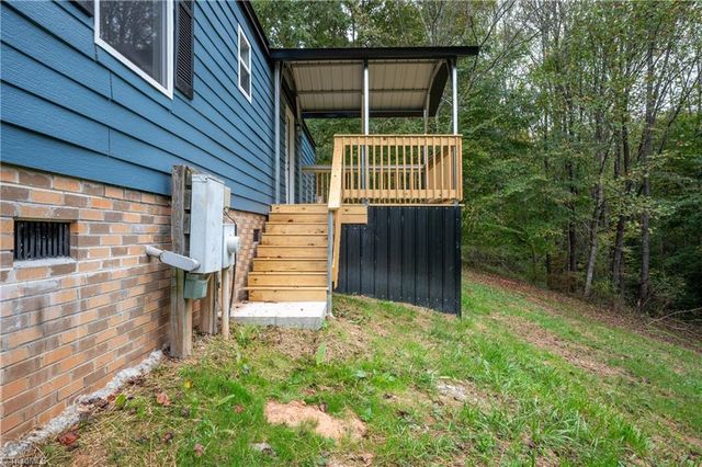 157 Cedar Point Drive, Mount Airy, NC 27030
