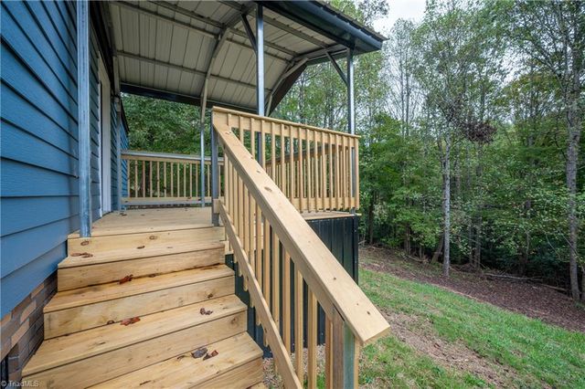 157 Cedar Point Drive, Mount Airy, NC 27030