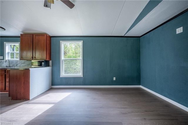 157 Cedar Point Drive, Mount Airy, NC 27030