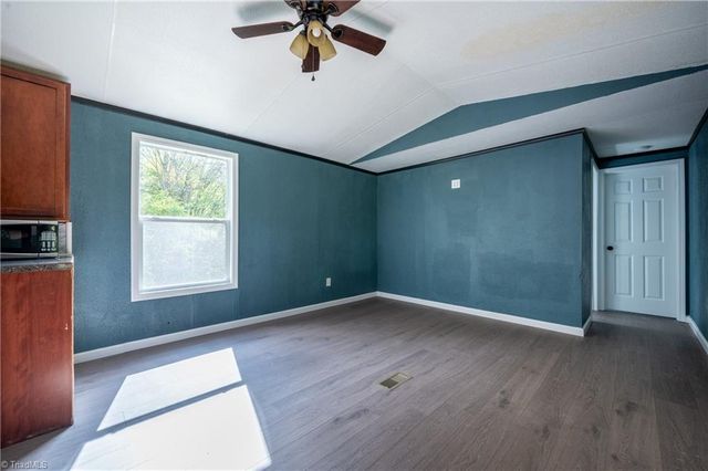 157 Cedar Point Drive, Mount Airy, NC 27030