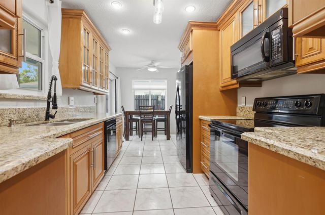 6448 Custer Street, Hollywood, FL 33024