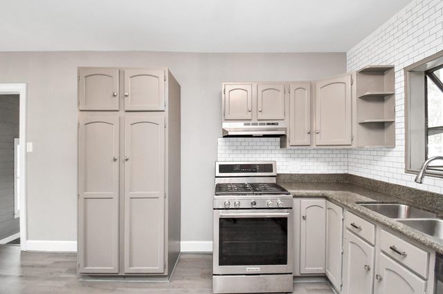 901 N Jones Street, Baytown, TX 77520