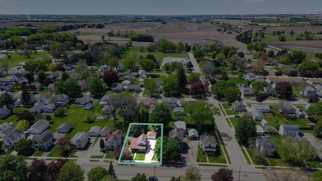415 N High Street, Randolph, WI 53956