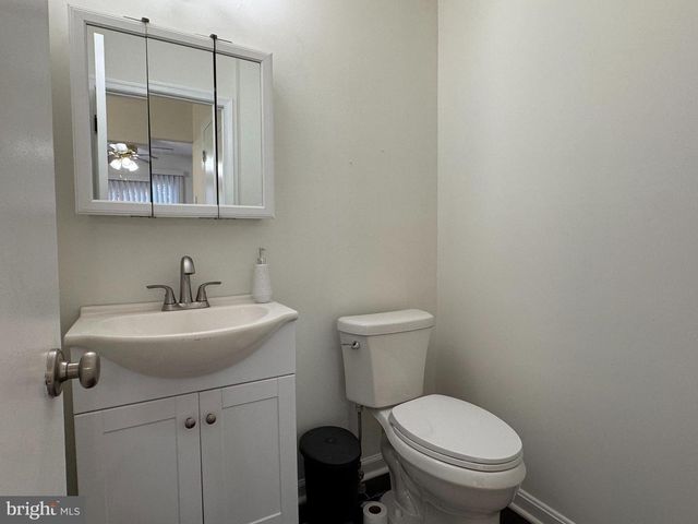 6808 COTTINGHAM LN, Centreville, VA 20121