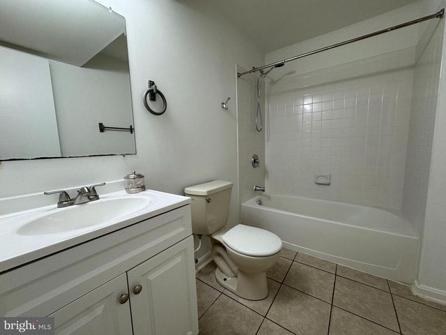 6808 COTTINGHAM LN, Centreville, VA 20121