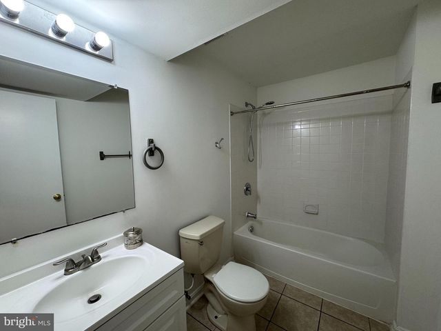 6808 COTTINGHAM LN, Centreville, VA 20121