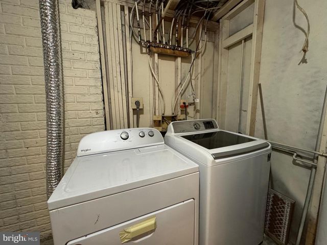 6808 COTTINGHAM LN, Centreville, VA 20121