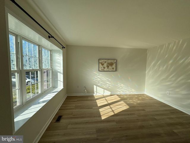 6808 COTTINGHAM LN, Centreville, VA 20121