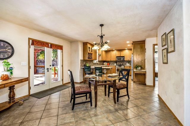 31 Wildwood Drive, Eagle Point, OR 97524