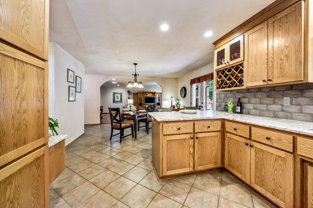 31 Wildwood Drive, Eagle Point, OR 97524