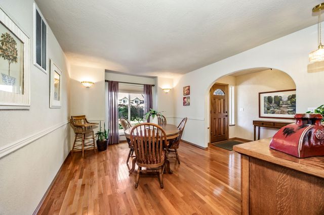 31 Wildwood Drive, Eagle Point, OR 97524