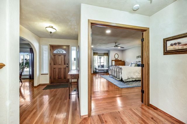 31 Wildwood Drive, Eagle Point, OR 97524