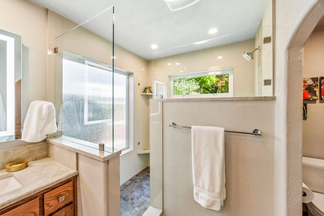 31 Wildwood Drive, Eagle Point, OR 97524