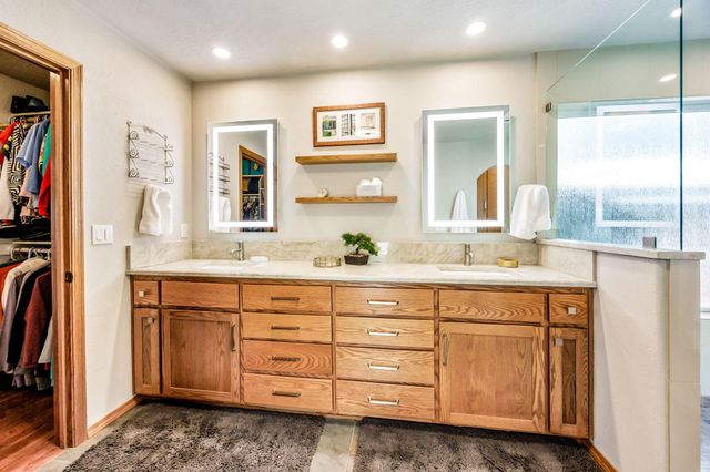 31 Wildwood Drive, Eagle Point, OR 97524