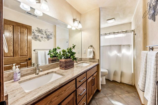 31 Wildwood Drive, Eagle Point, OR 97524