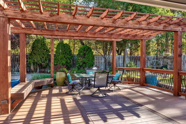 31 Wildwood Drive, Eagle Point, OR 97524