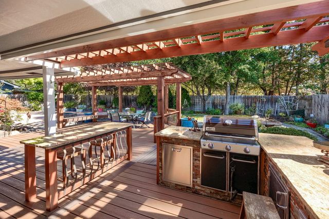 31 Wildwood Drive, Eagle Point, OR 97524