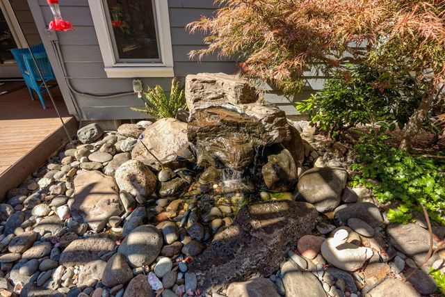 31 Wildwood Drive, Eagle Point, OR 97524