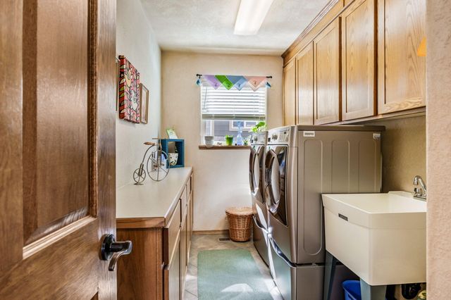 31 Wildwood Drive, Eagle Point, OR 97524