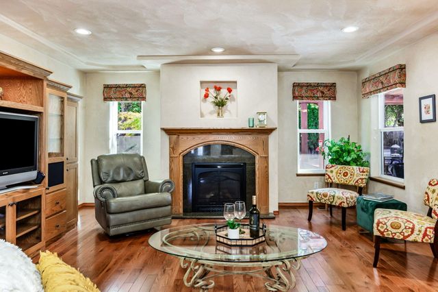 31 Wildwood Drive, Eagle Point, OR 97524