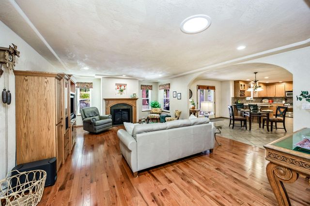 31 Wildwood Drive, Eagle Point, OR 97524