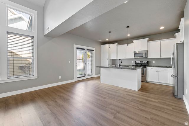 397 E TRACTOR DR, Midvale, UT 84047