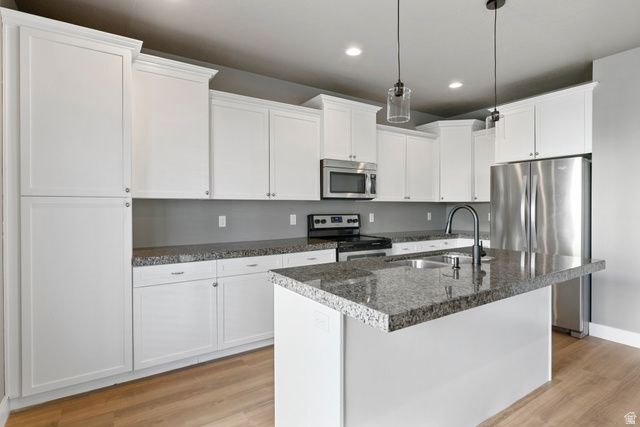 397 E TRACTOR DR, Midvale, UT 84047