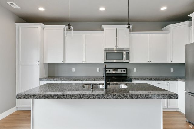 397 E TRACTOR DR, Midvale, UT 84047