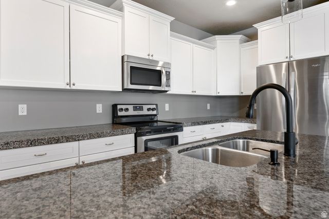 397 E TRACTOR DR, Midvale, UT 84047