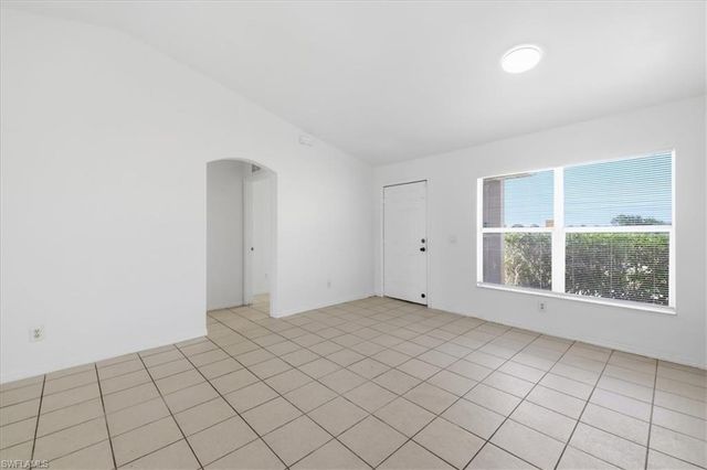 422 NW 11th TER, Cape Coral, FL 33993