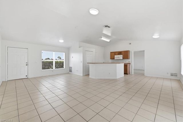 422 NW 11th TER, Cape Coral, FL 33993