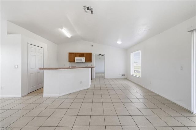 422 NW 11th TER, Cape Coral, FL 33993