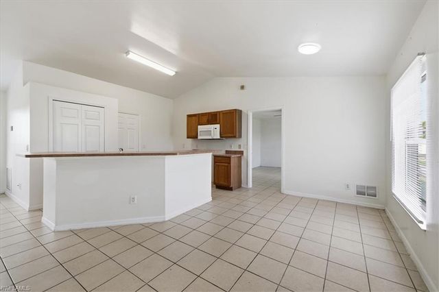 422 NW 11th TER, Cape Coral, FL 33993