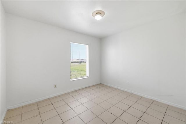 422 NW 11th TER, Cape Coral, FL 33993