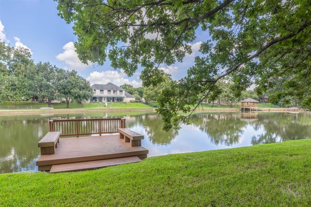 5010 Oxbow Circle E, Fulshear, TX 77441