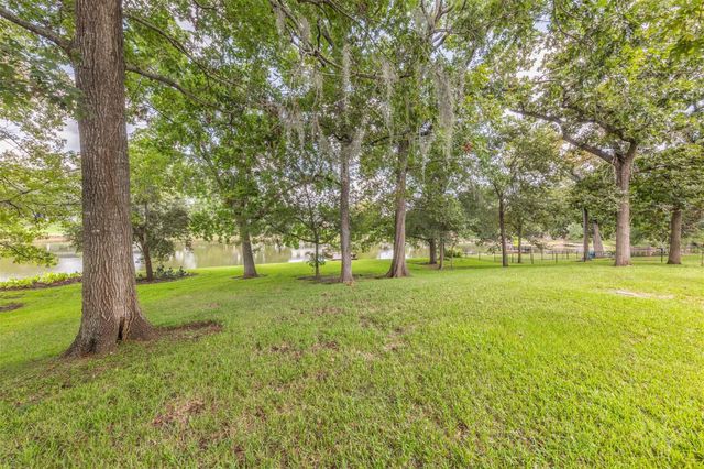 5010 Oxbow Circle E, Fulshear, TX 77441
