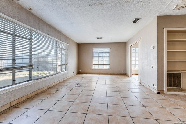 611 Basswood, San Antonio, TX 78213