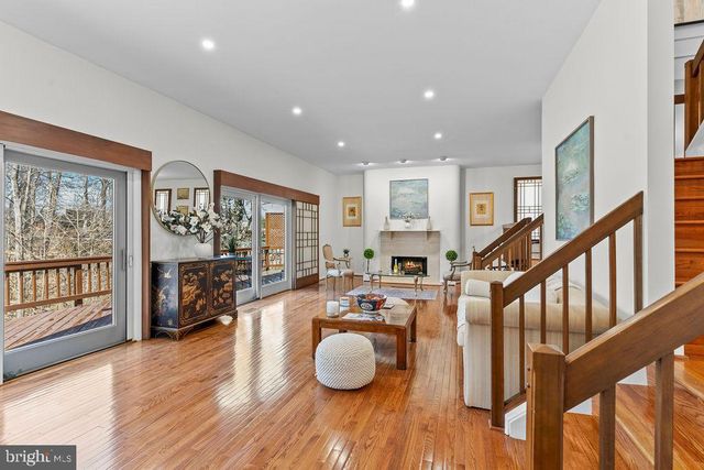 9943 GREAT OAKS WAY, Fairfax, VA 22030