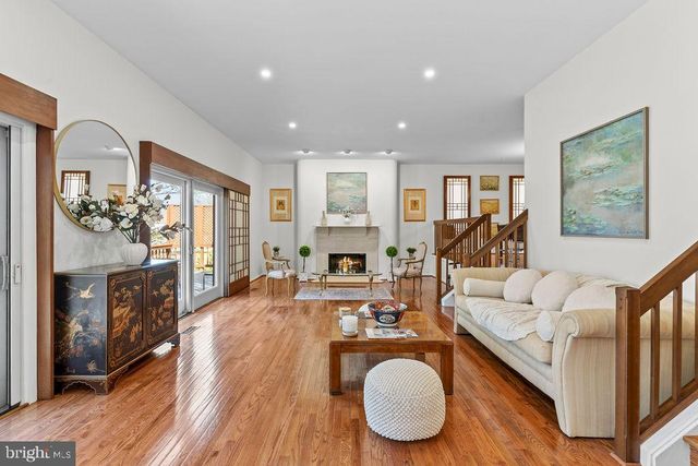 9943 GREAT OAKS WAY, Fairfax, VA 22030