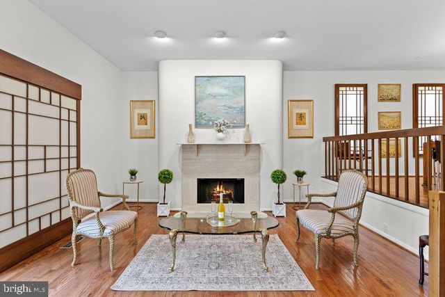 9943 GREAT OAKS WAY, Fairfax, VA 22030