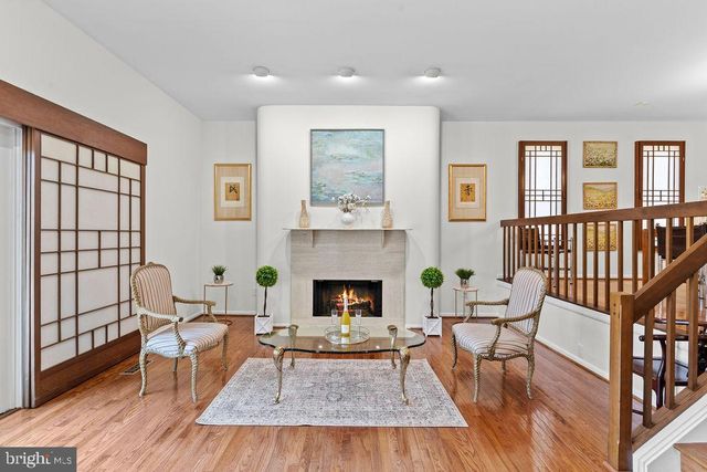 9943 GREAT OAKS WAY, Fairfax, VA 22030